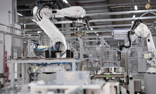 Voll automatisierte Roboterfabrik in Shanghai eröffnet