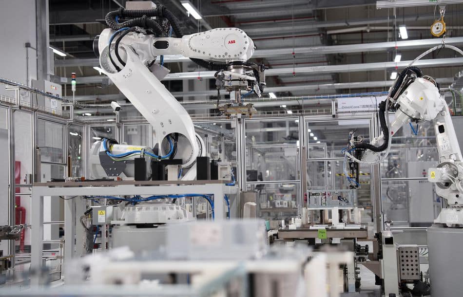 Voll automatisierte Roboterfabrik in Shanghai eröffnet