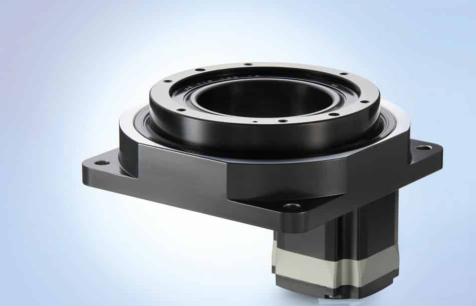 INA_KB_OrientalMotor_DGII-Drehtische_2023_06_beitragsbild Hohlwellen-Drehtische der DGII-Serie von Oriental Motor sind leistungsstark und leicht installierbar. Die Serie kombiniert einen Hohlwellen-Rundtisch mit einem Schrittmotor und ermöglicht so eine einfache und schnelle Montage.